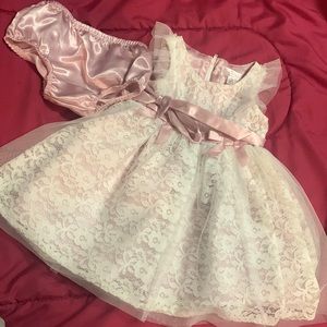 Formal dress with white lace and inside pink satin